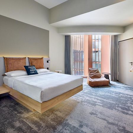 ホテル Moxy Luxembourg Airport Niederanven エクステリア 写真