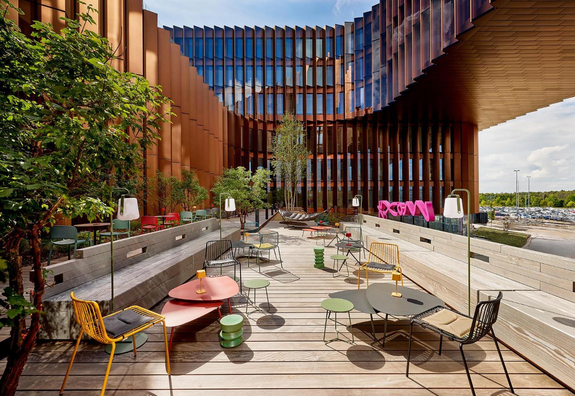 ホテル Moxy Luxembourg Airport Niederanven エクステリア 写真