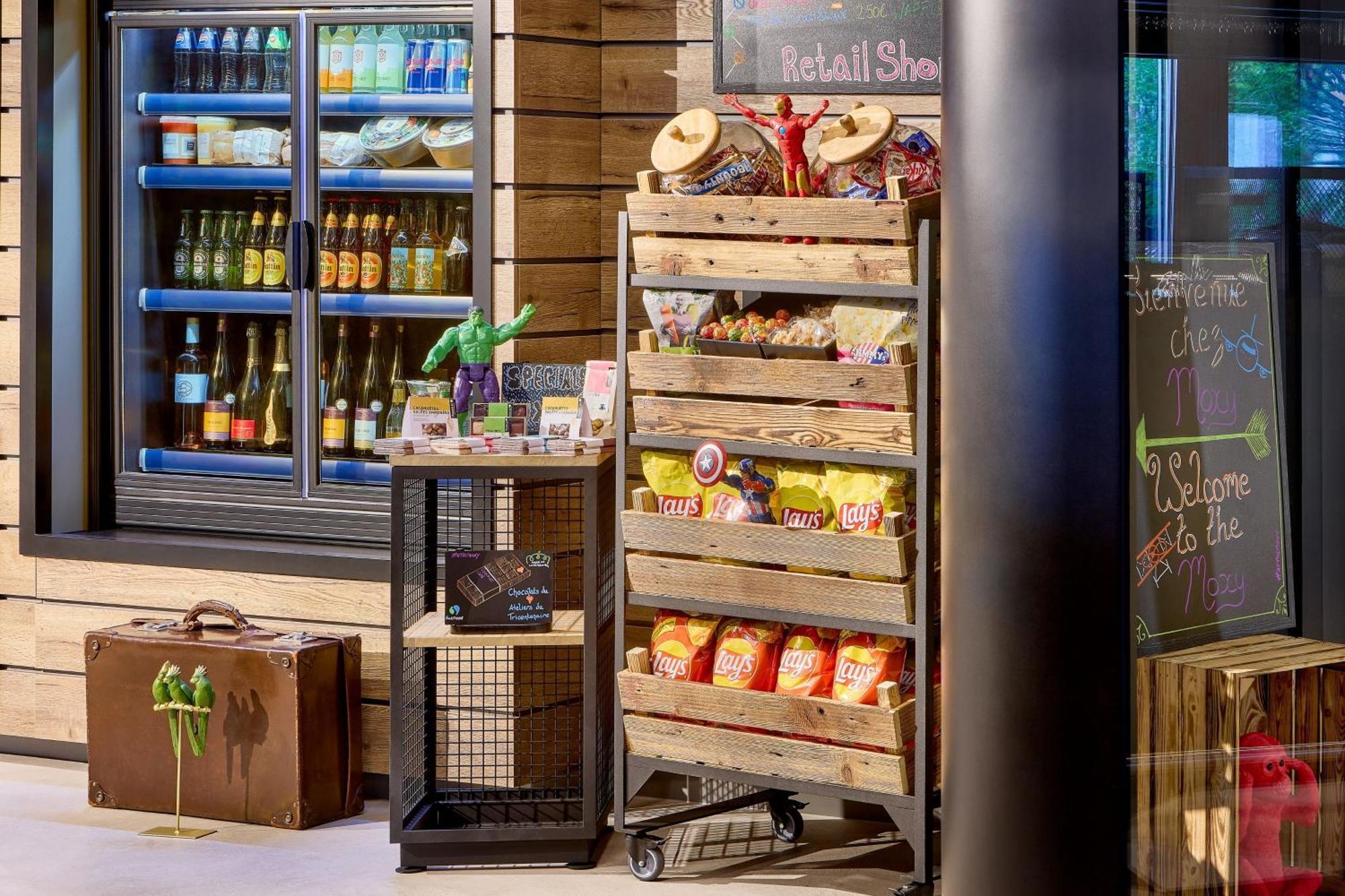 ホテル Moxy Luxembourg Airport Niederanven エクステリア 写真
