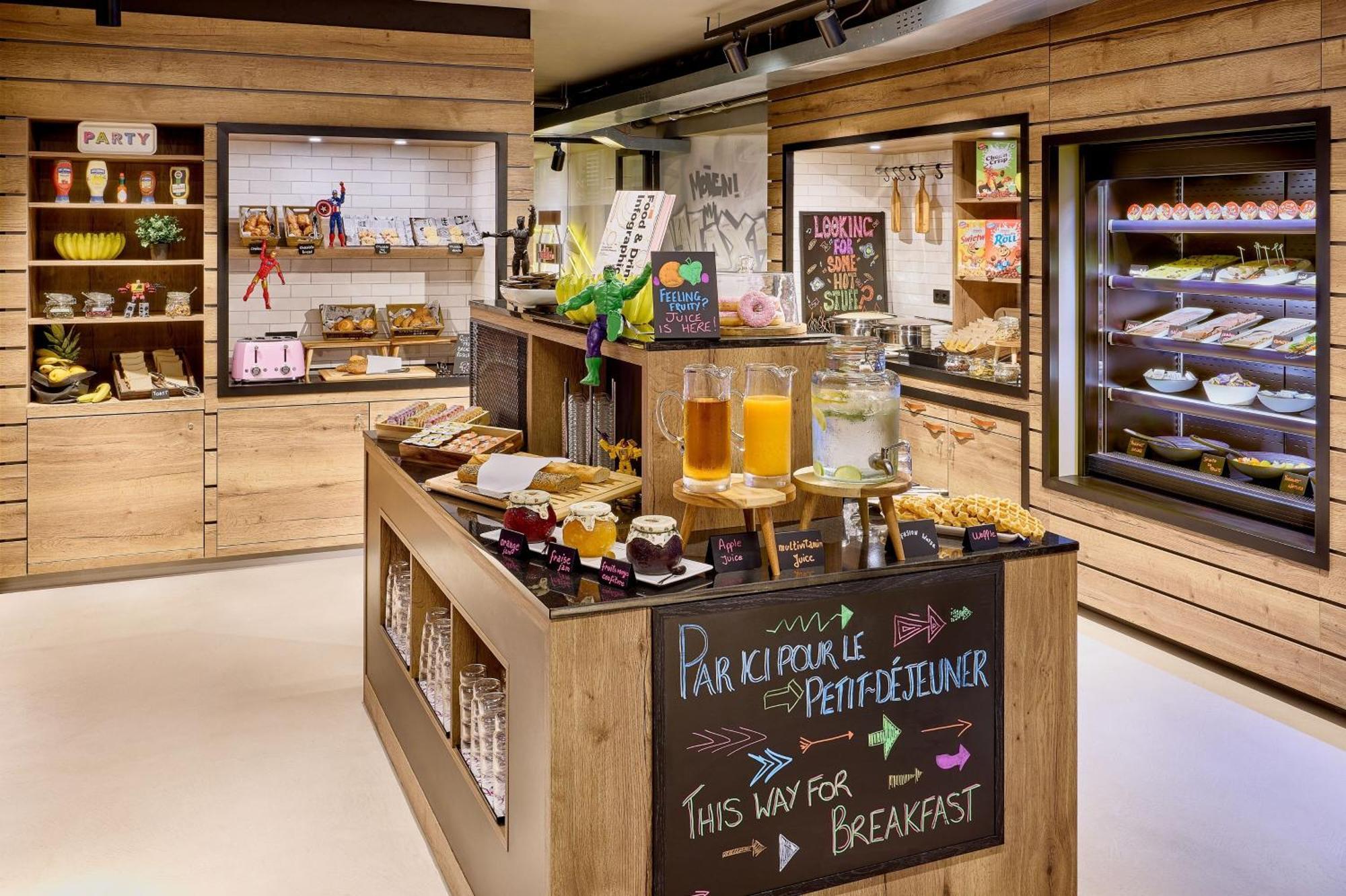 ホテル Moxy Luxembourg Airport Niederanven エクステリア 写真